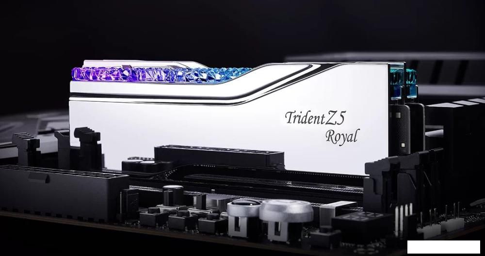 Оперативная память G.Skill Trident Z5 Royal 2x16ГБ DDR5 6400 МГц F5-6400J3039G16GX2-TR5S